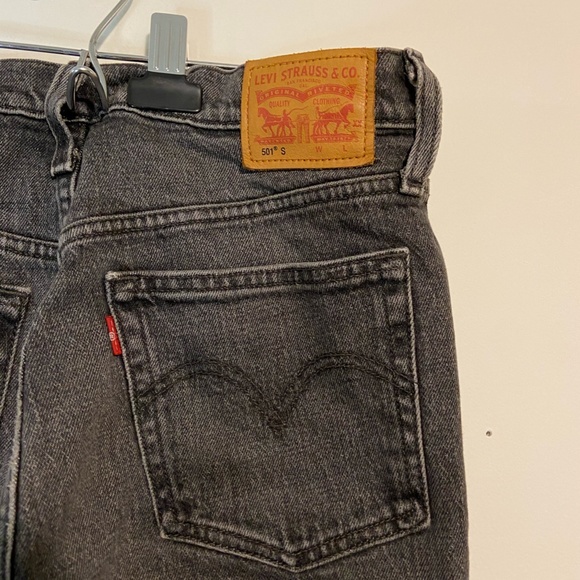 Black Faded 501 Retro Levi's - Picture 6 of 9
